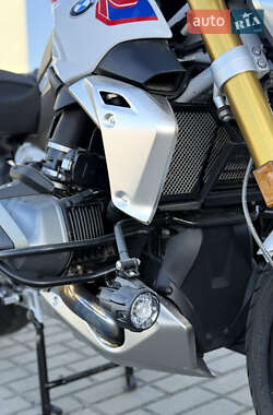 Мотоцикл Без обтекателей (Naked bike) BMW R 1250R 2020 в 
