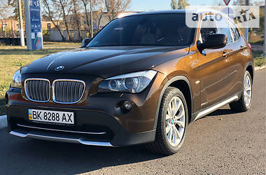 Внедорожник / Кроссовер BMW X1 2011 в Ровно