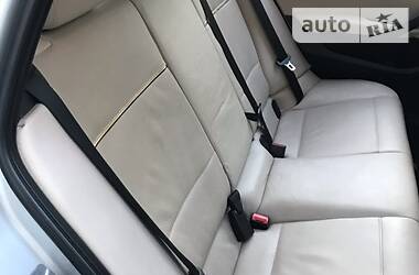 Позашляховик / Кросовер BMW X1 2011 в 