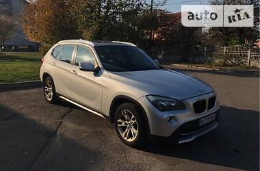 Позашляховик / Кросовер BMW X1 2011 в 