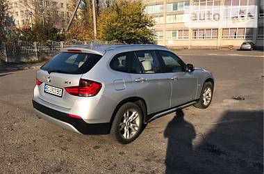 Позашляховик / Кросовер BMW X1 2011 в 