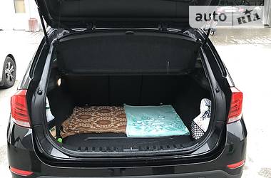 Позашляховик / Кросовер BMW X1 2012 в 