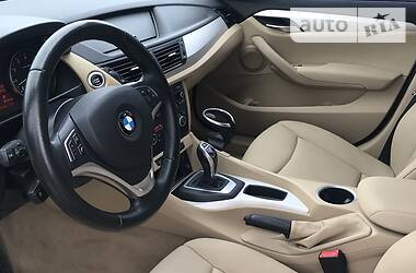 Позашляховик / Кросовер BMW X1 2014 в 
