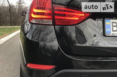 Позашляховик / Кросовер BMW X1 2014 в 