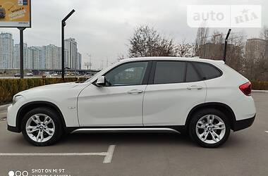 Позашляховик / Кросовер BMW X1 2012 в 
