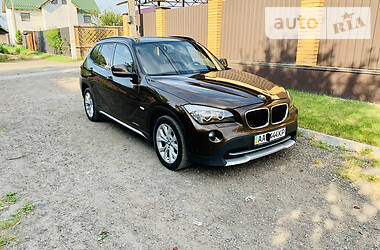 Позашляховик / Кросовер BMW X1 2010 в 