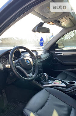 Внедорожник / Кроссовер BMW X1 2013 в Остроге