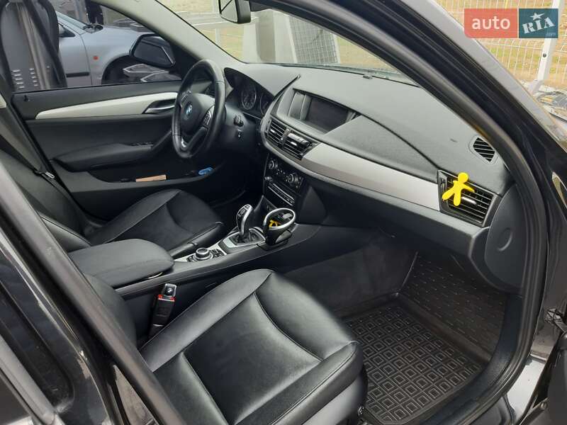 Внедорожник / Кроссовер BMW X1 2013 в Хусте