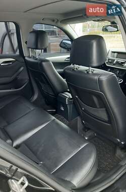 Внедорожник / Кроссовер BMW X1 2013 в 