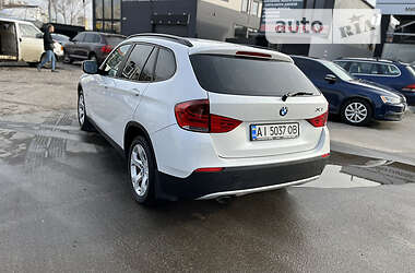 Позашляховик / Кросовер BMW X1 2012 в 