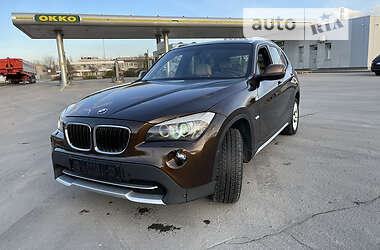 Позашляховик / Кросовер BMW X1 2010 в 