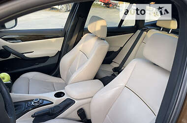 Позашляховик / Кросовер BMW X1 2010 в 
