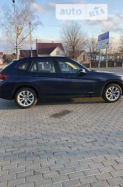 Позашляховик / Кросовер BMW X1 2013 в 