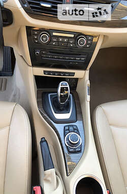 Позашляховик / Кросовер BMW X1 2013 в 