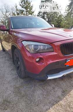 Позашляховик / Кросовер BMW X1 2010 в 