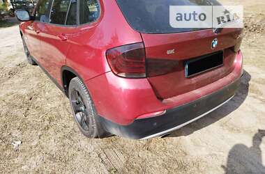 Позашляховик / Кросовер BMW X1 2010 в 