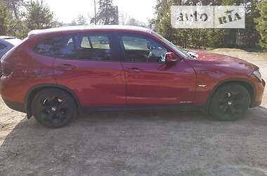 Позашляховик / Кросовер BMW X1 2010 в 