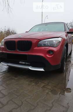Позашляховик / Кросовер BMW X1 2010 в 
