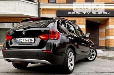 Внедорожник / Кроссовер BMW X1 2012 в 