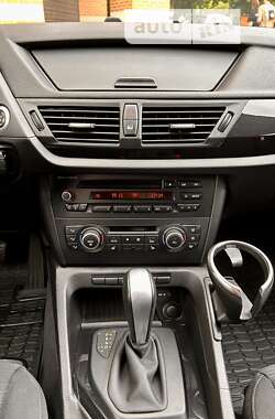 Внедорожник / Кроссовер BMW X1 2012 в 