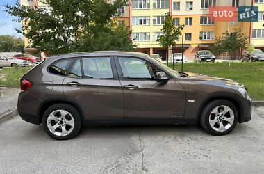 Позашляховик / Кросовер BMW X1 2010 в Івано-Франківську