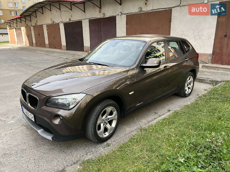 Внедорожник / Кроссовер BMW X1 2010 в Ивано-Франковске