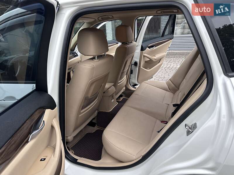 Позашляховик / Кросовер BMW X1 2013 в Іршаві
