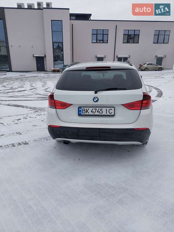 Позашляховик / Кросовер BMW X1 2010 в Рівному