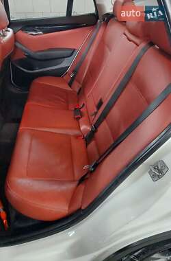 Позашляховик / Кросовер BMW X1 2010 в 
