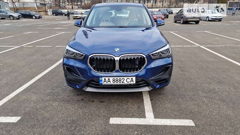 Внедорожник / Кроссовер BMW X1 2022 в Киеве