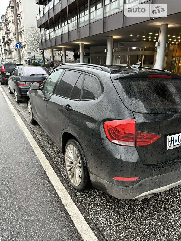 Внедорожник / Кроссовер BMW X1 2015 в Ужгороде