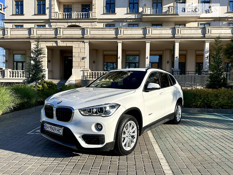 Внедорожник / Кроссовер BMW X1 2016 в Одессе