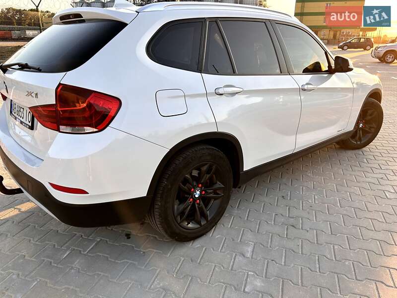 Внедорожник / Кроссовер BMW X1 2012 в Староконстантинове