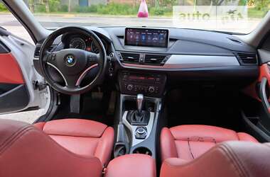 Внедорожник / Кроссовер BMW X1 2010 в Белозерье