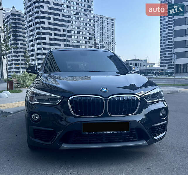Внедорожник / Кроссовер BMW X1 2016 в Киеве