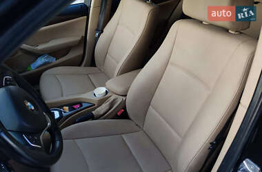 Позашляховик / Кросовер BMW X1 2014 в 