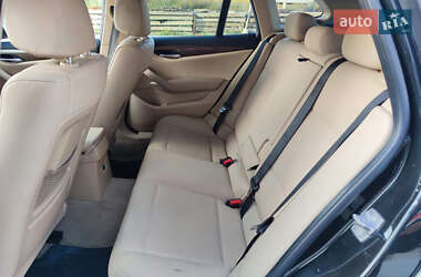 Позашляховик / Кросовер BMW X1 2014 в 