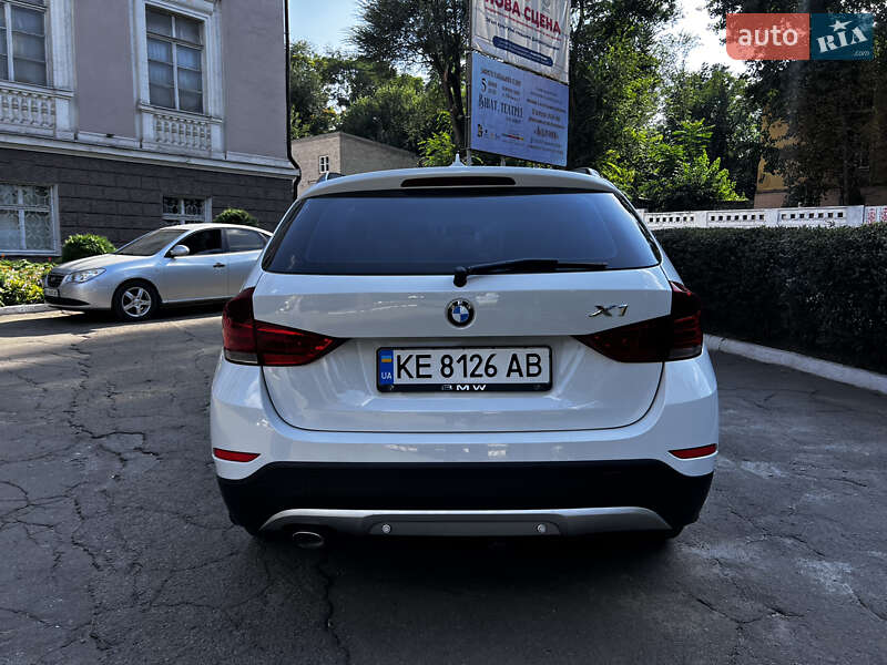 Внедорожник / Кроссовер BMW X1 2013 в Каменском