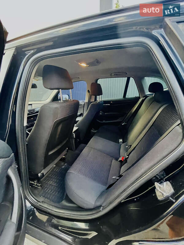 Внедорожник / Кроссовер BMW X1 2011 в Луцке