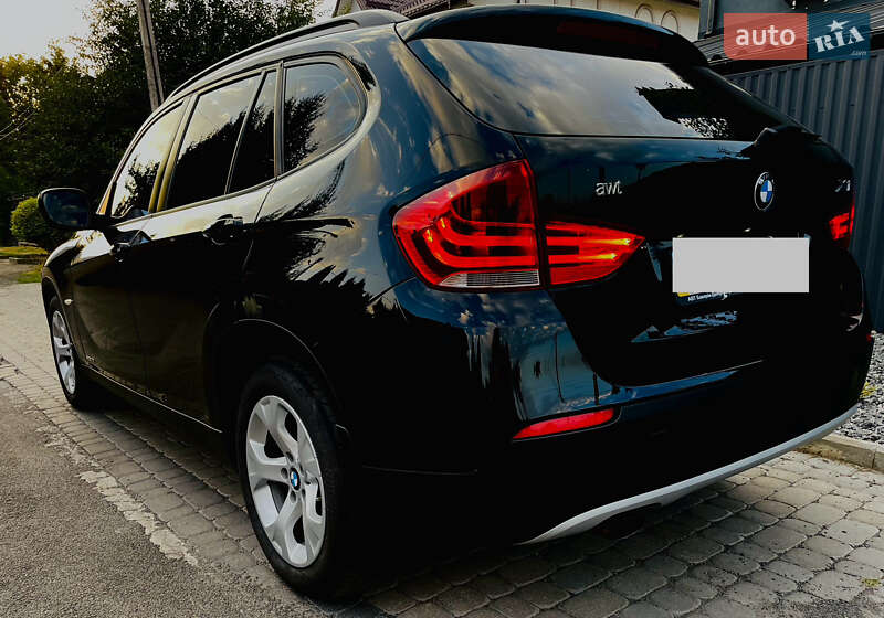 Внедорожник / Кроссовер BMW X1 2011 в Луцке