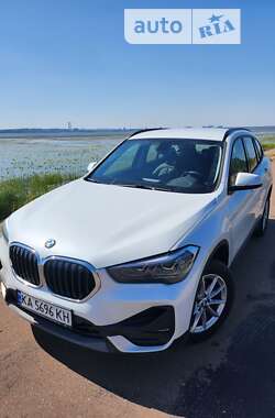 Внедорожник / Кроссовер BMW X1 2022 в Киеве