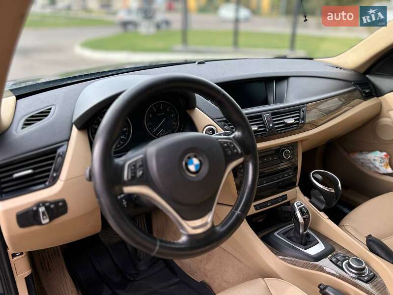 Внедорожник / Кроссовер BMW X1 2013 в Житомире