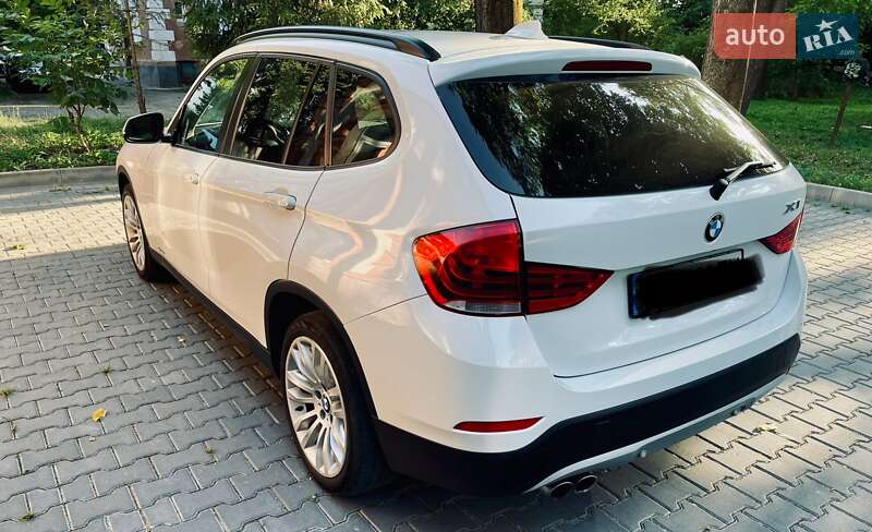 Внедорожник / Кроссовер BMW X1 2014 в Луцке