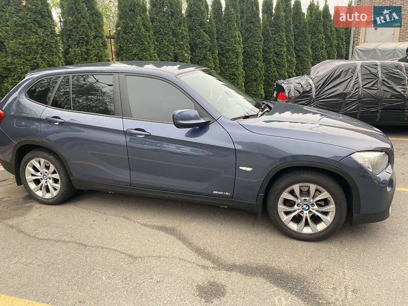 Внедорожник / Кроссовер BMW X1 2011 в Киеве