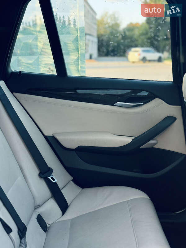 Внедорожник / Кроссовер BMW X1 2010 в Дунаевцах