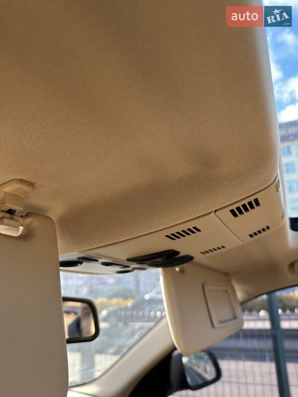 Внедорожник / Кроссовер BMW X1 2012 в Киеве