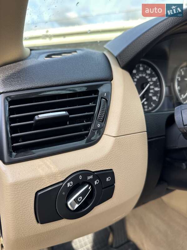 Внедорожник / Кроссовер BMW X1 2012 в Киеве