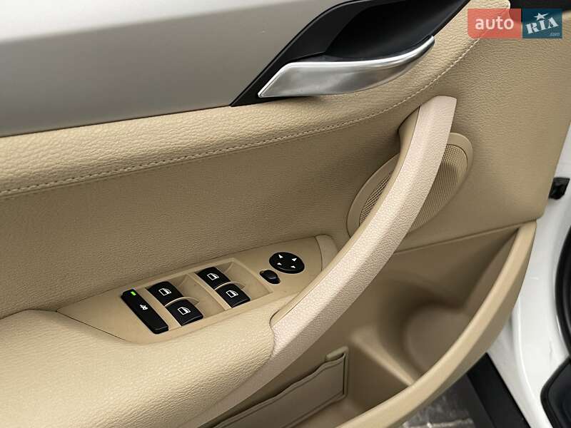Позашляховик / Кросовер BMW X1 2013 в Києві