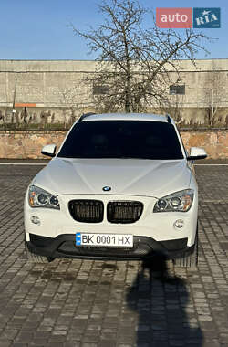 Внедорожник / Кроссовер BMW X1 2012 в Березному