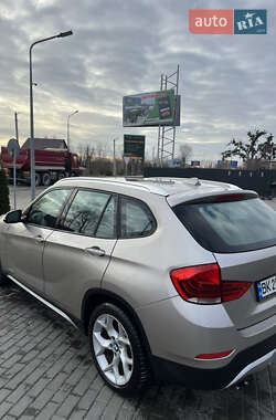 Внедорожник / Кроссовер BMW X1 2013 в Киеве